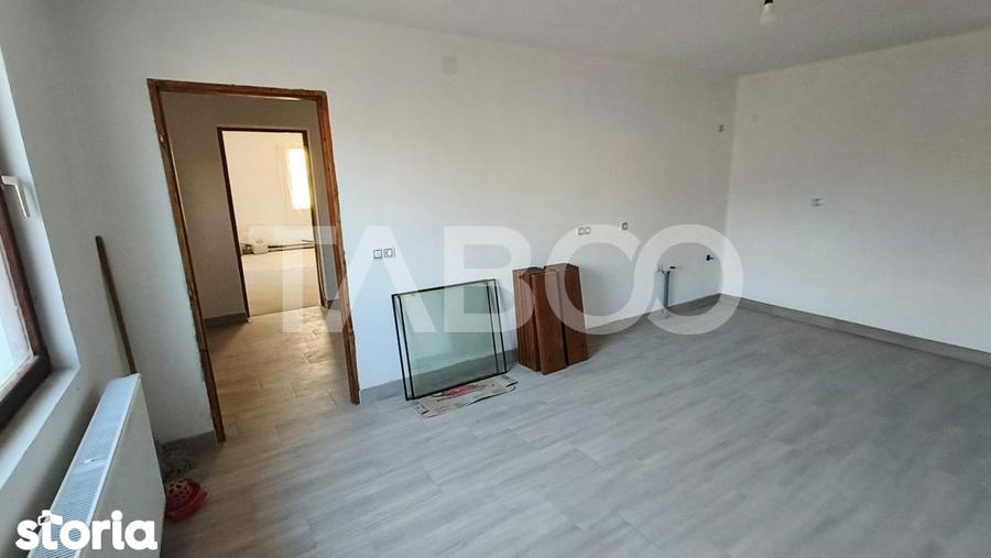 Casă cu 3 camere cu Teren 123 Mp în Pianu