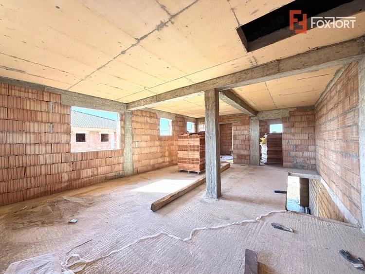 Casă cu 5 camere cu Teren 360 Mp în Sânandrei