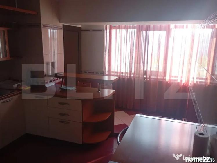 Apartament cu 4 camere decomandat în Cetate