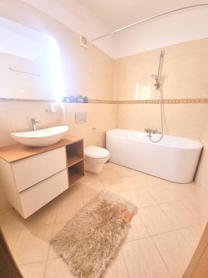 Apartament cu 5 camere, mobilat în Bună Ziua