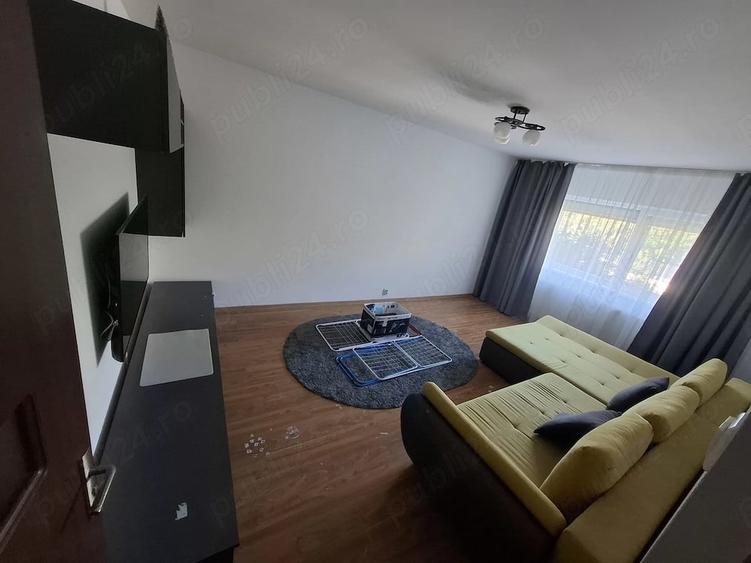 Apartament cu 2 camere decomandat în Apărătorii Patriei