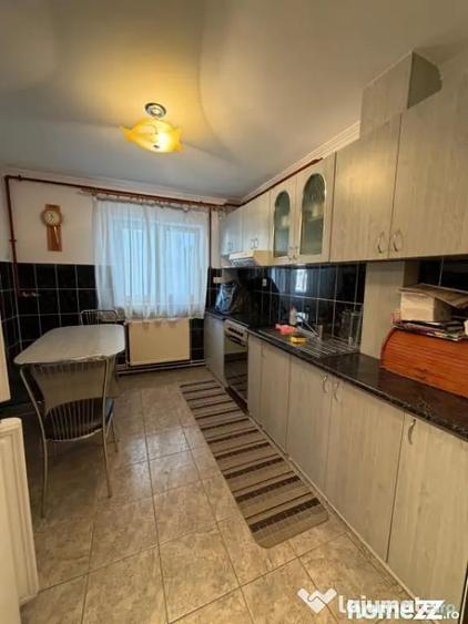 Apartament cu 4 camere decomandat în Central