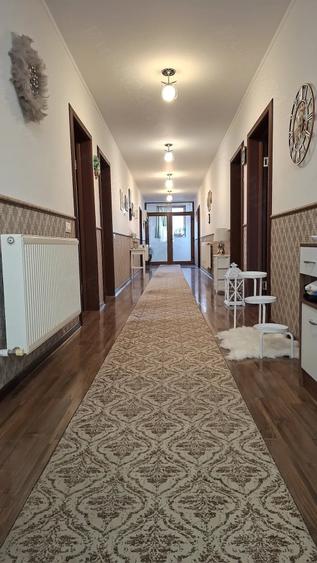 Apartament cu 4 camere decomandat în Central