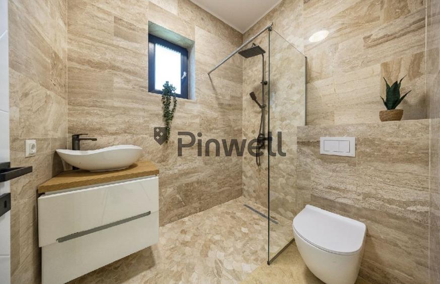 Casă individuală cu 4 camere cu Canalizare în Tunari