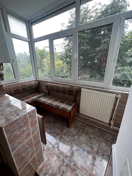 Apartament cu 3 camere semidecomandat în Alexandru cel Bun