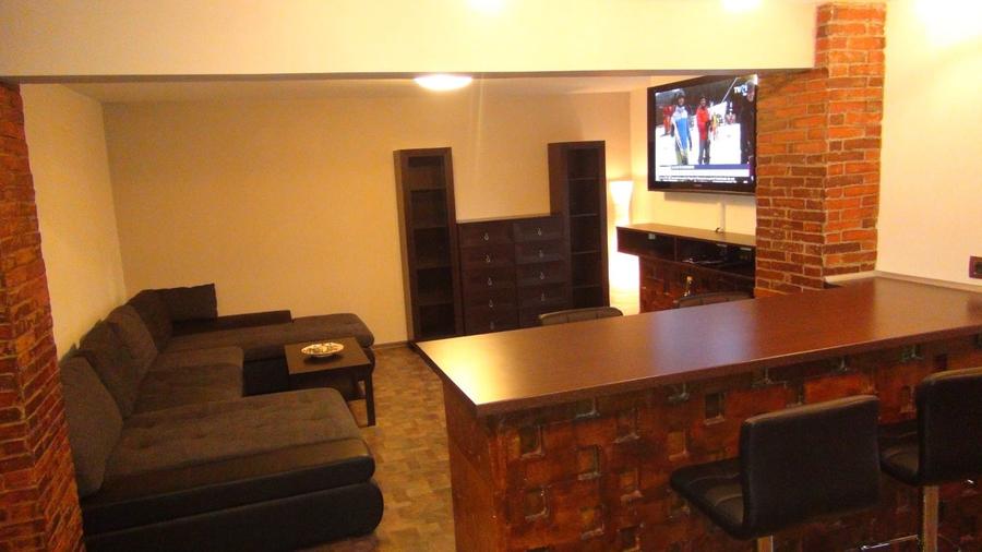 Apartament cu 3 camere semidecomandat, mobilat în 13 Septembrie