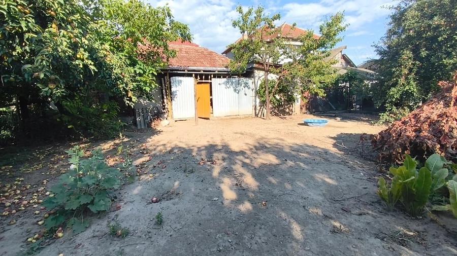 Casă cu Teren 3461 Mp în Ilia