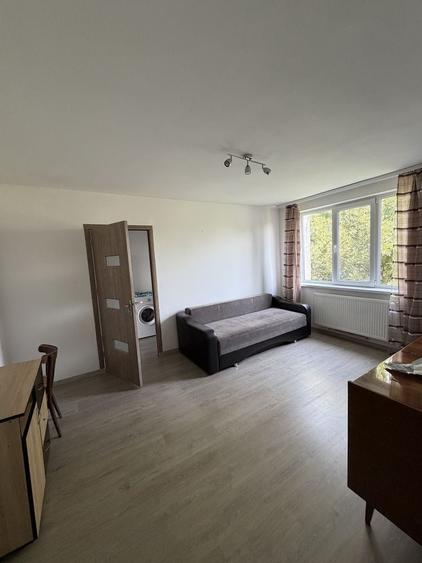 Apartament cu 2 camere semidecomandat în Calea București