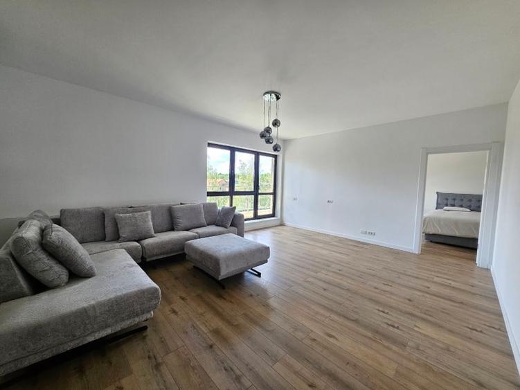 Apartament cu 4 camere, mobilat în Central