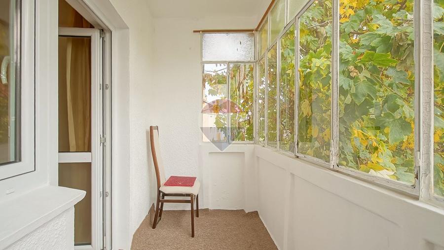 Apartament cu 2 camere decomandat, mobilat în Central