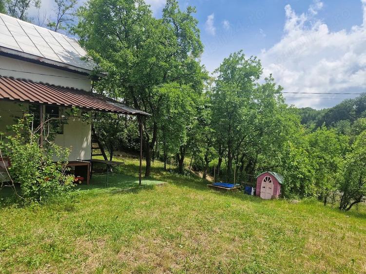 Casă cu Teren 2199 Mp în Bascov