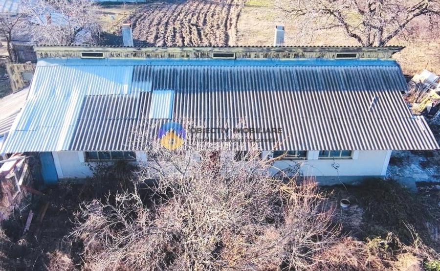 Casă cu 2 camere cu Teren 2040 Mp în Unghi