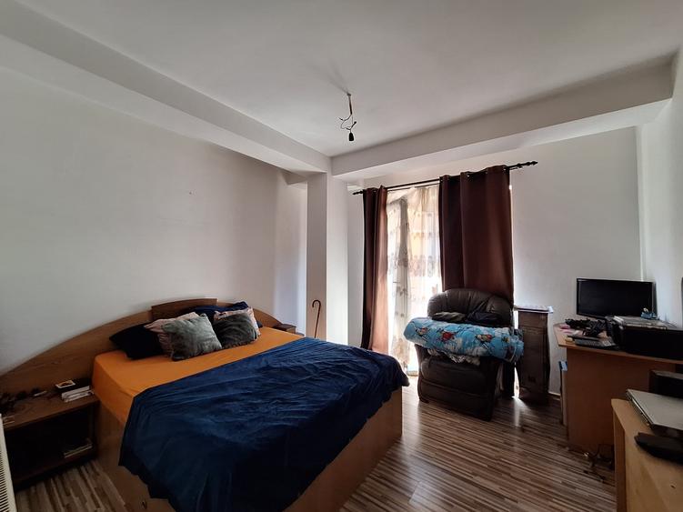 Apartament cu 2 camere semidecomandat, mobilat în Florești