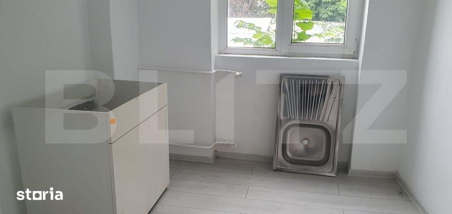 Apartament cu 3 camere semidecomandat în Central