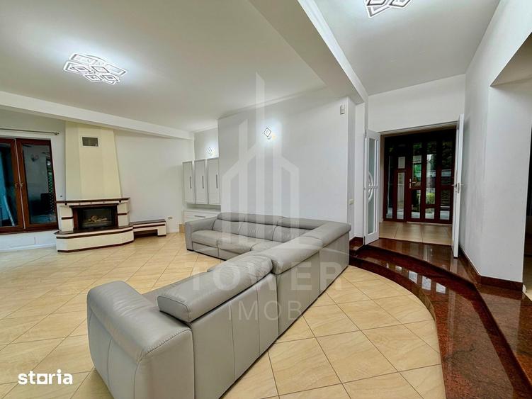 Casă cu 9 camere cu Teren 1300 Mp în Central