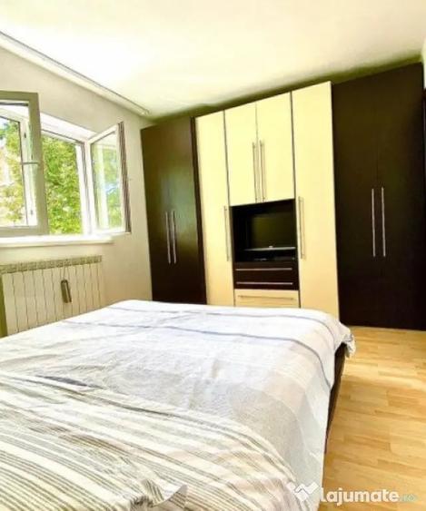 Apartament cu 4 camere decomandat în Rădăuți