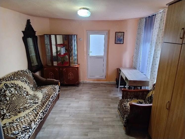 Apartament cu 2 camere decomandat în Bariera Vâlcii