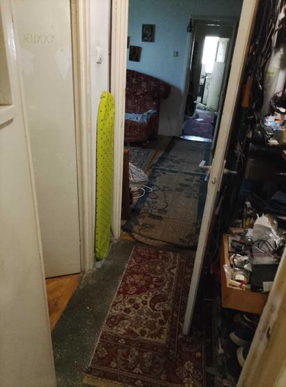 Apartament cu 3 camere semidecomandat în Policlinica