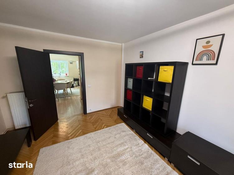 Apartament cu 3 camere decomandat în Central