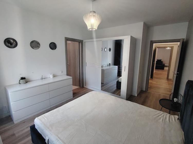 Apartament cu 3 camere decomandat, mobilat în Decebal