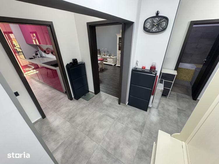 Apartament cu 3 camere decomandat, mobilat în Coiciu