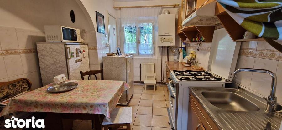 Apartament cu 2 camere semidecomandat în Girocului