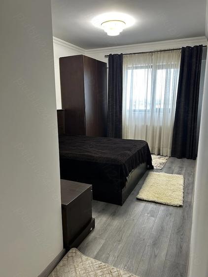 Apartament cu 3 camere decomandat în Energia