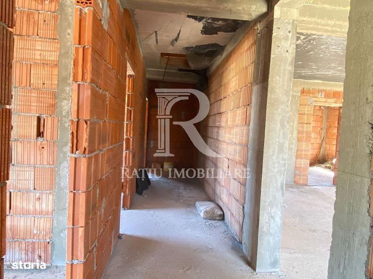 Casă cu 4 camere decomandat în Cihei