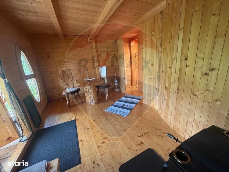 Casă cu 4 camere în Horea