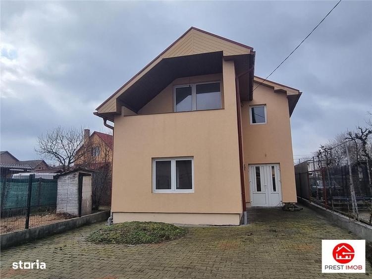 Casă cu 4 camere în Central
