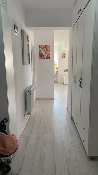 Apartament cu 3 camere decomandat în Exterior Vest