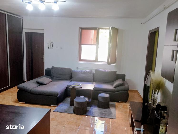 Apartament cu 3 camere în Telegrafului