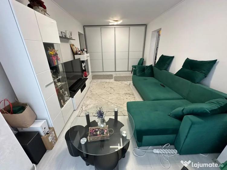 Apartament cu 2 camere semidecomandat în Calea Galați