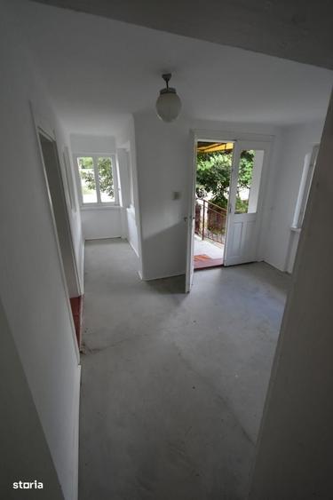 Casă cu 4 camere în Luna