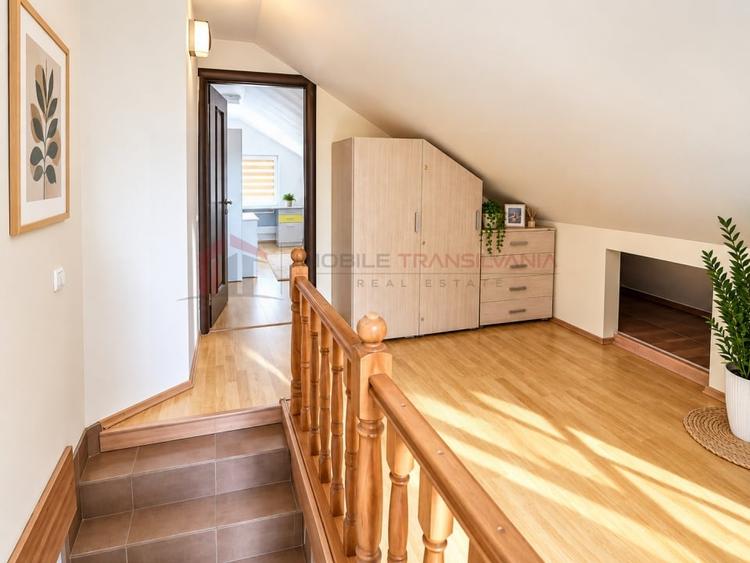 Apartament cu 4 camere decomandat în Florești