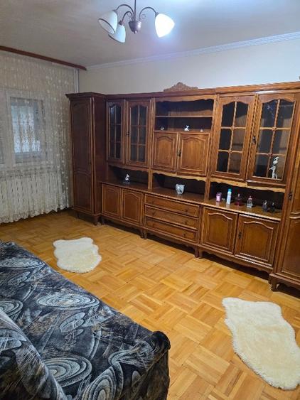 Apartament cu 3 camere decomandat, mobilat în Ultracentral