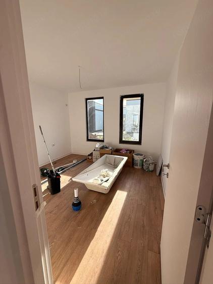 Casă cu 3 camere cu Teren 250 Mp în Clinceni