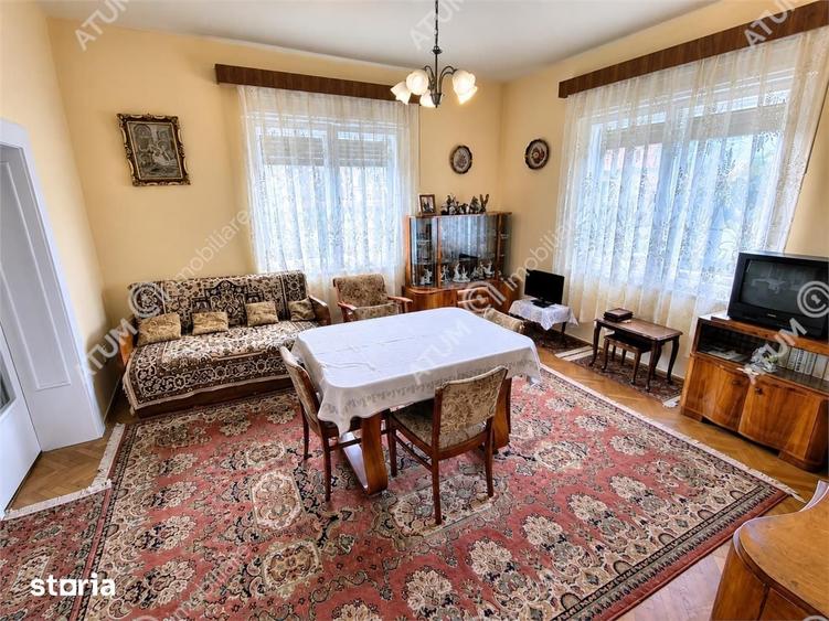 De vanzare casa cu 3 camere pivnita garaj si 508 mp teren in Sibiu - 5