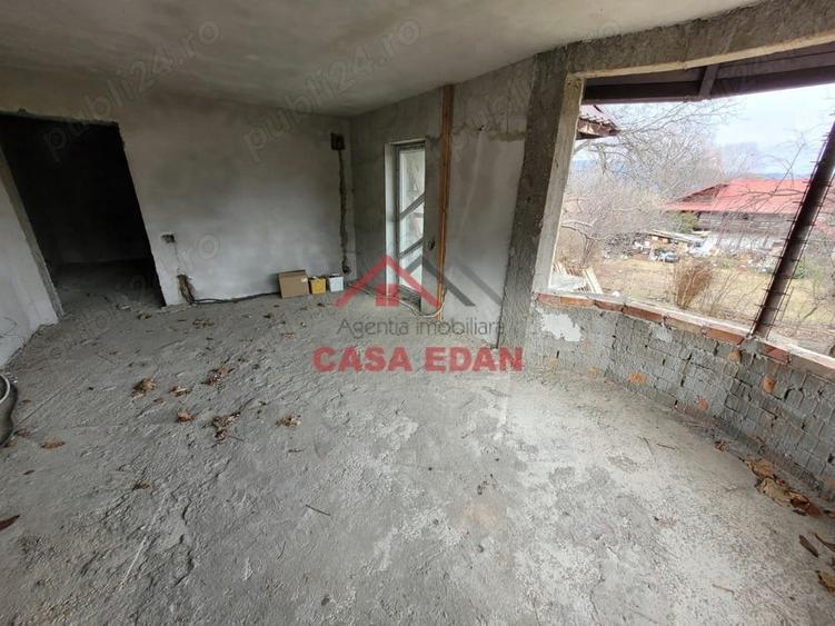Casă cu 3 camere în Breaza