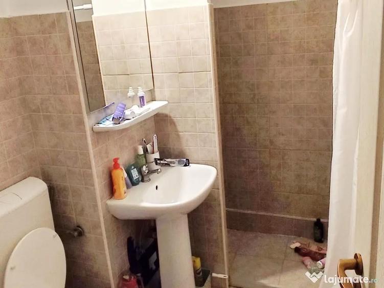 Apartament cu 4 camere decomandat în Ștrand