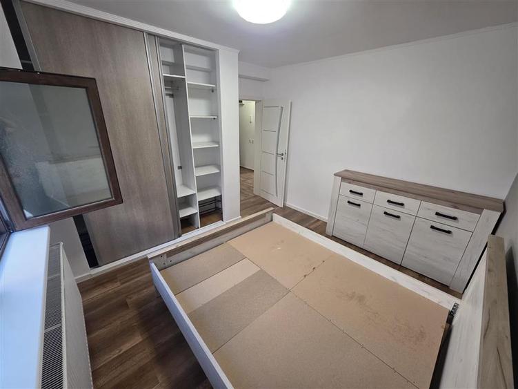 Apartament cu 2 camere decomandat în Nicolina