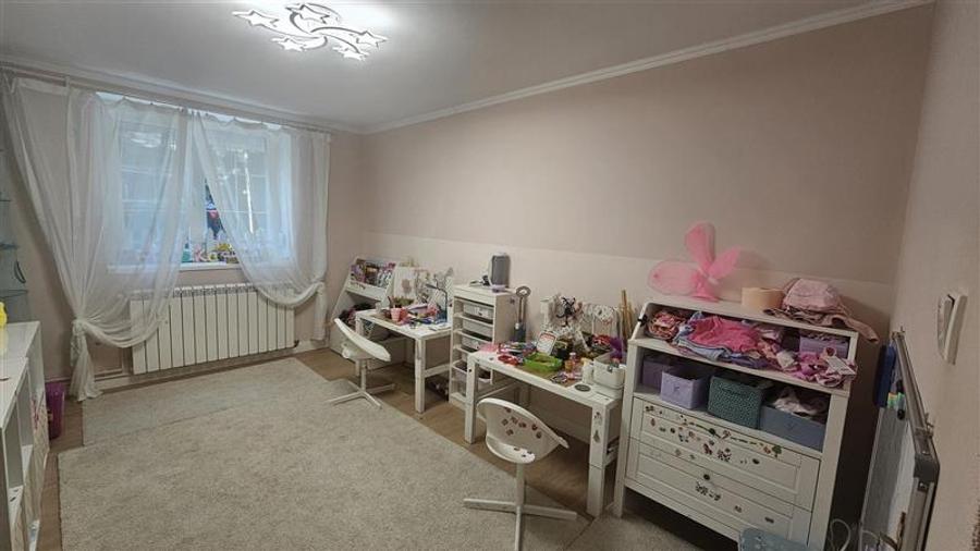 Apartament cu 6 camere decomandat, mobilat în Central