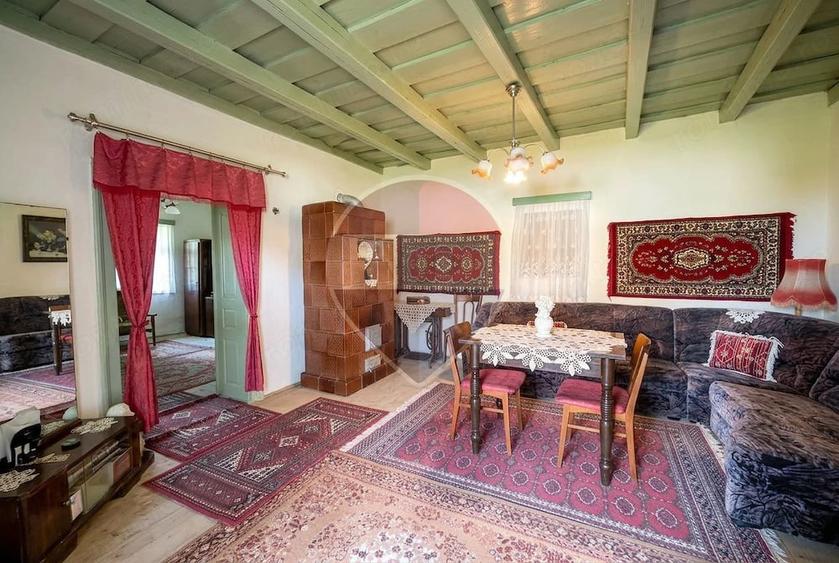 Casă cu 2 camere cu Teren 3618 Mp în Moldovenești