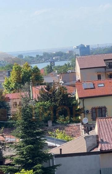 Casă individuală cu 9 camere cu Canalizare în Tomis II