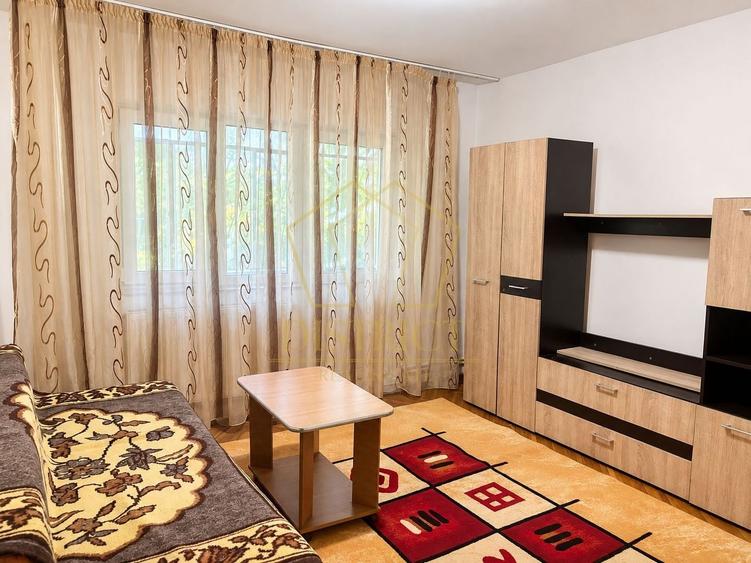Apartament cu 3 camere decomandat, mobilat în Aradului