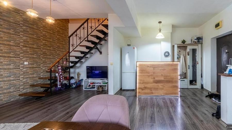 Apartament cu 3 camere în Berceni
