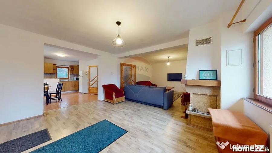 Casă cu 7 camere cu Teren 986 Mp în Plaiul Foii