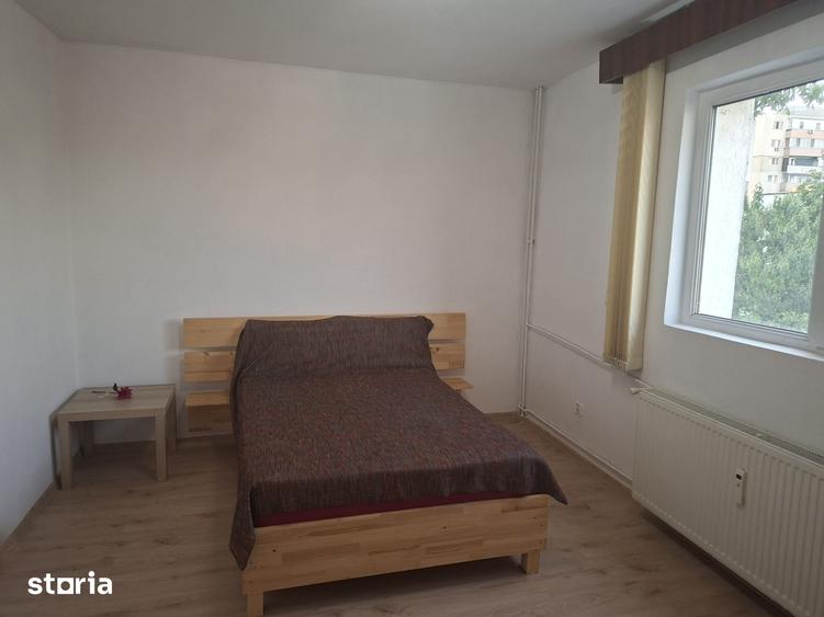 Garsonieră decomandată în Central