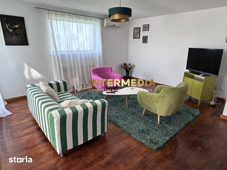 Apartament cu 3 camere decomandat, mobilat în Cetate