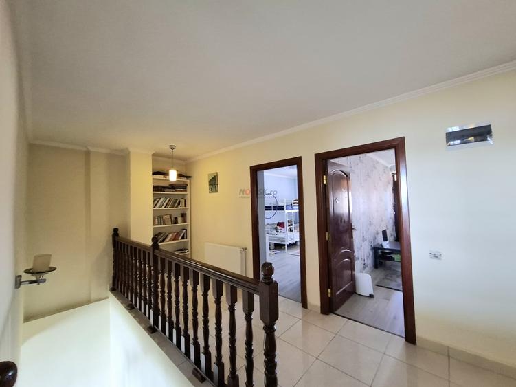 Apartament cu 5 camere decomandat, mobilat în Colentina